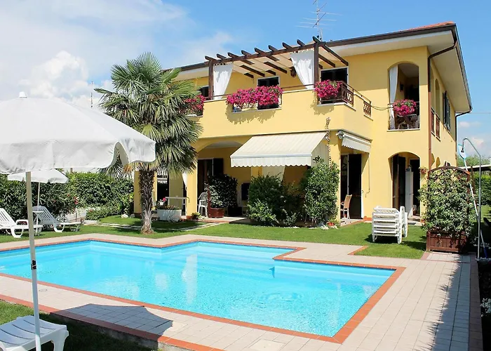 Cabine: Holiday Home In Lazise Near Lake Garda